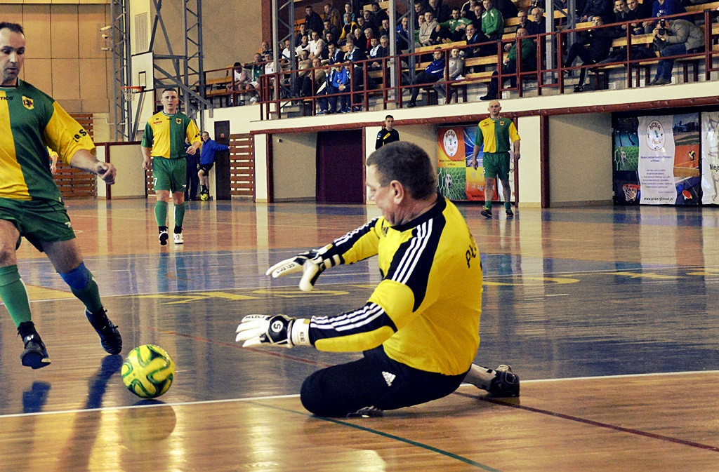 Futsalowy maraton w Płońsku. Nasi oldboje obronili tytuł pokonując w finale Ukraińców