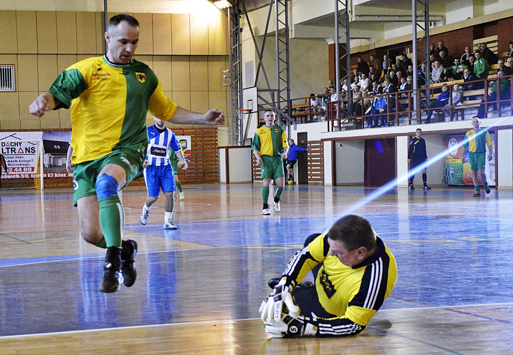 Futsalowy maraton w Płońsku. Nasi oldboje obronili tytuł pokonując w finale Ukraińców