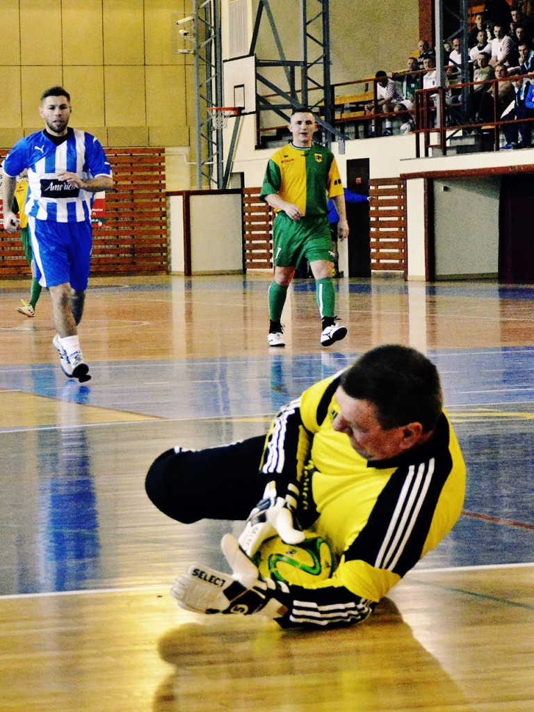 Futsalowy maraton w Płońsku. Nasi oldboje obronili tytuł pokonując w finale Ukraińców