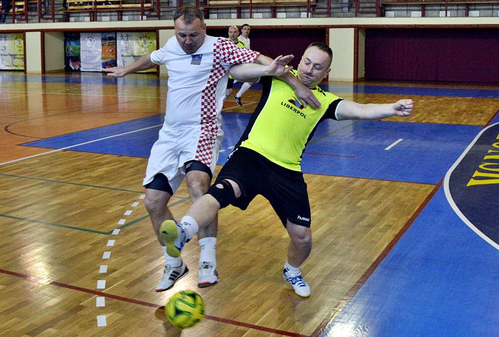 Futsalowy maraton w Płońsku. Nasi oldboje obronili tytuł pokonując w finale Ukraińców
