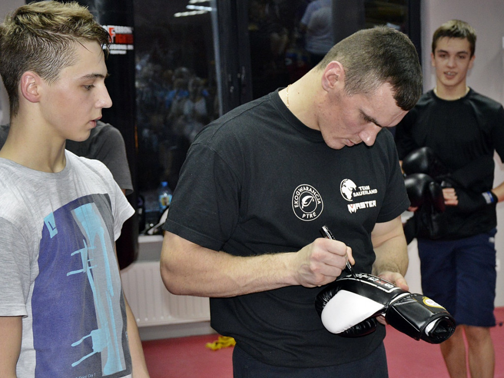Znany polski bokser w roli trenera w M&J KO Boxing Płońsk [FOTO]