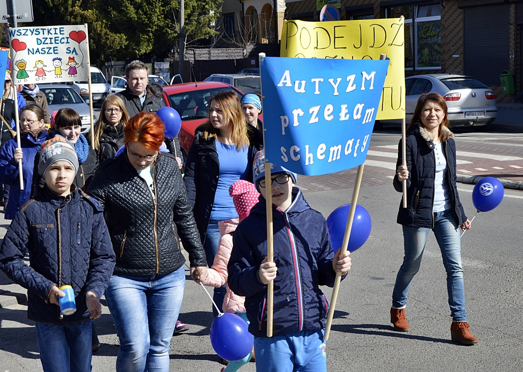 Niebieska sobota w Płońsku. Wszystkie dzieci nasze są! [FOTO]