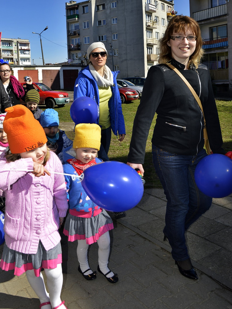Niebieska sobota w Płońsku. Wszystkie dzieci nasze są! [FOTO]