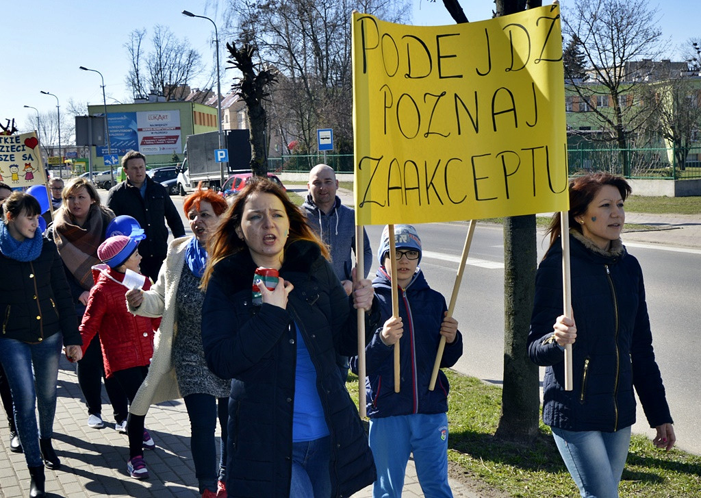 Niebieska sobota w Płońsku. Wszystkie dzieci nasze są! [FOTO]