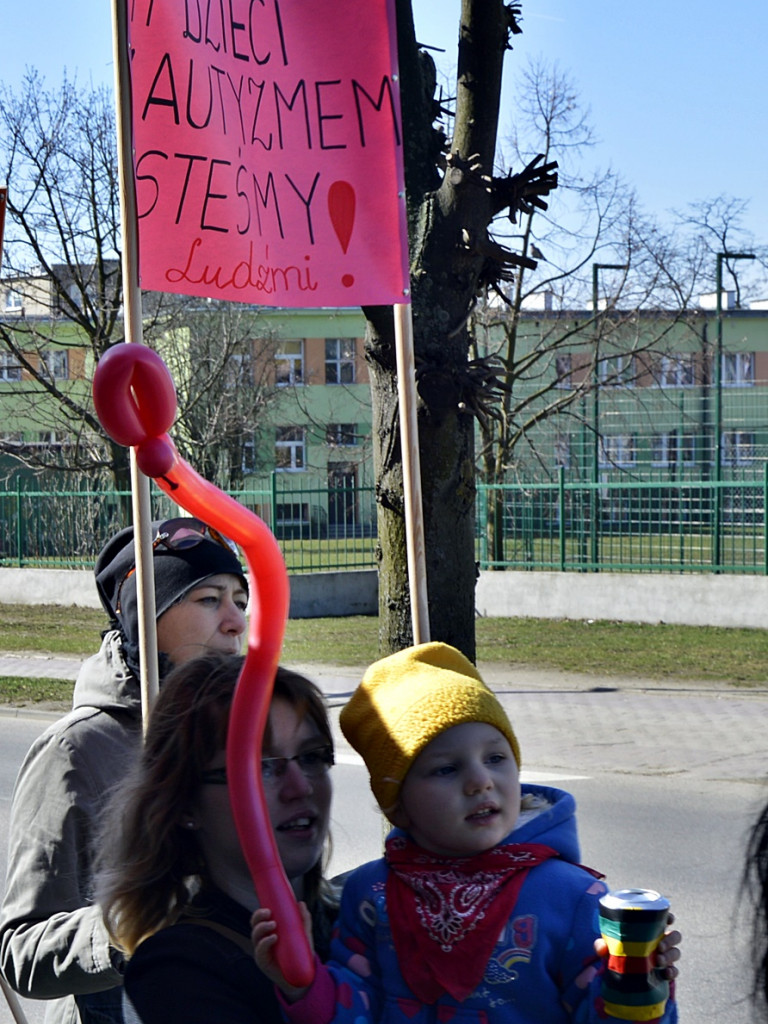 Niebieska sobota w Płońsku. Wszystkie dzieci nasze są! [FOTO]