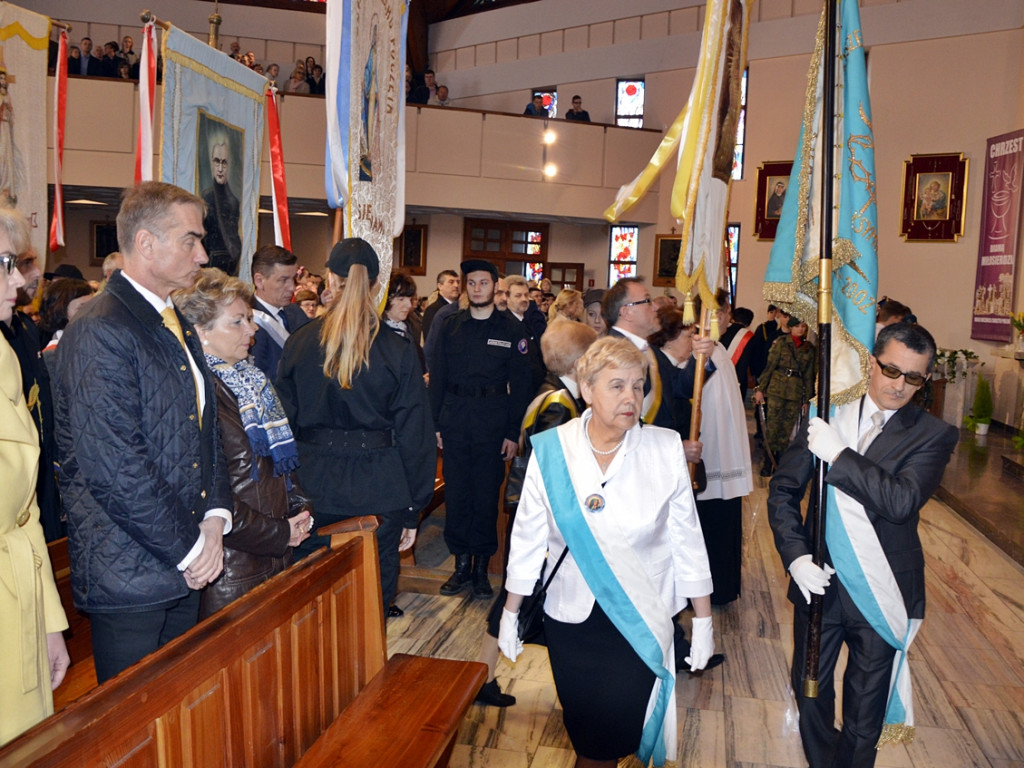 Płońszczanie dziękowali za chrzest w obecności abp Tomasza Pety [FOTO]