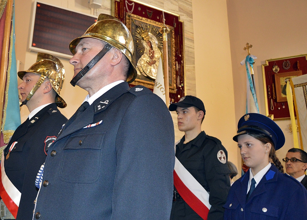 Płońszczanie dziękowali za chrzest w obecności abp Tomasza Pety [FOTO]