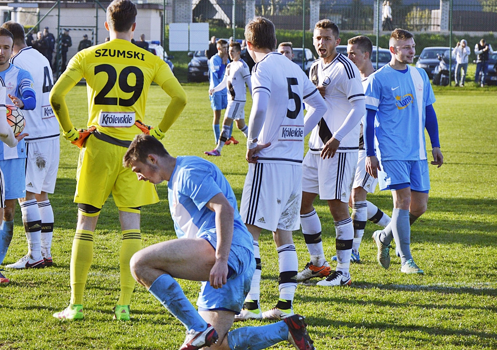 Czerwona kartka dla Legii i napór Błękitnych [FOTO]