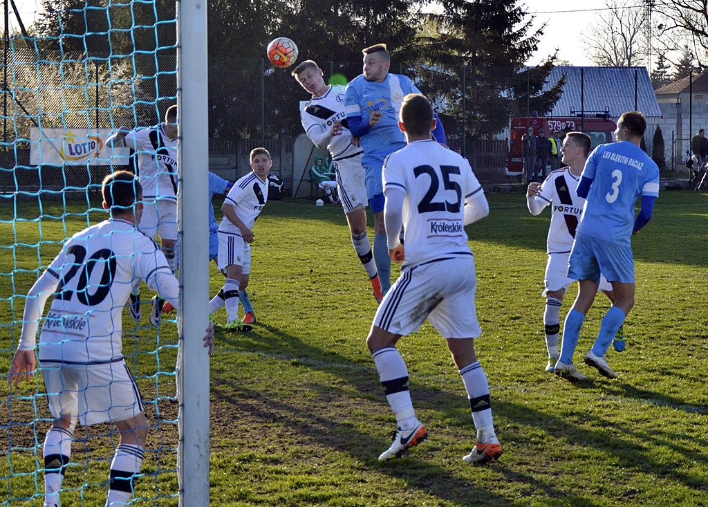 Czerwona kartka dla Legii i napór Błękitnych [FOTO]