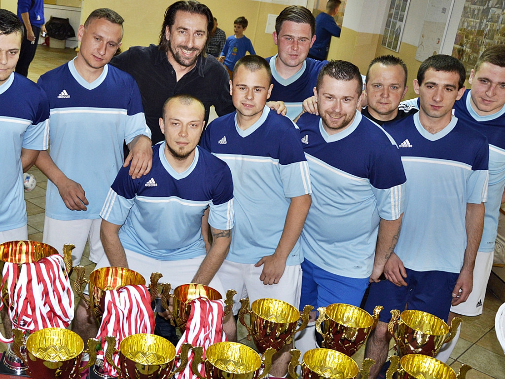 Świerczewski wręczał medale, Iwan gratulował. Futsal świętuje halowy tytuł [FOTO]