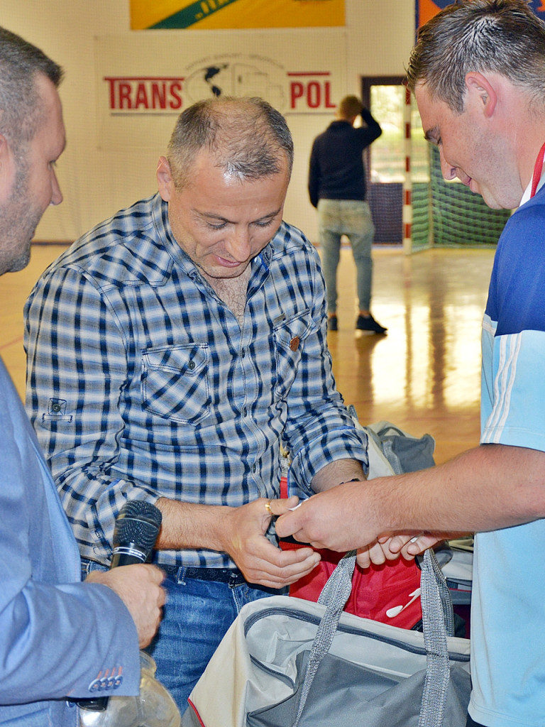 Świerczewski wręczał medale, Iwan gratulował. Futsal świętuje halowy tytuł [FOTO]