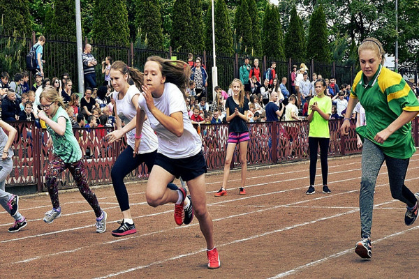 Ze świątyni na stadion i do teatru. Przegranych nie było... [FOTO]