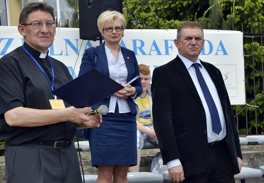 Ze świątyni na stadion i do teatru. Przegranych nie było... [FOTO]
