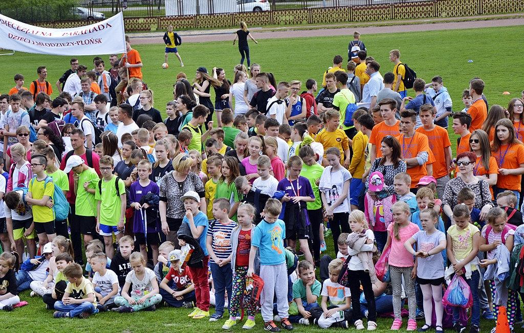 Ze świątyni na stadion i do teatru. Przegranych nie było... [FOTO]