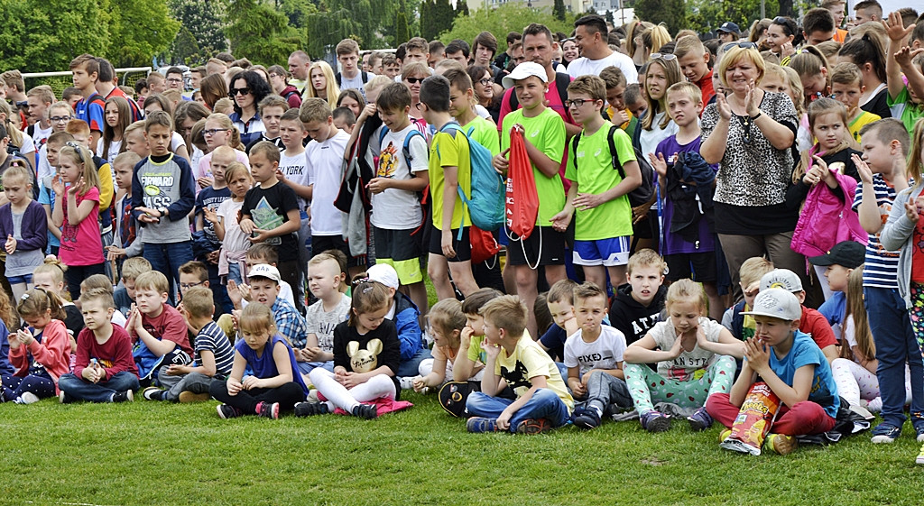 Ze świątyni na stadion i do teatru. Przegranych nie było... [FOTO]