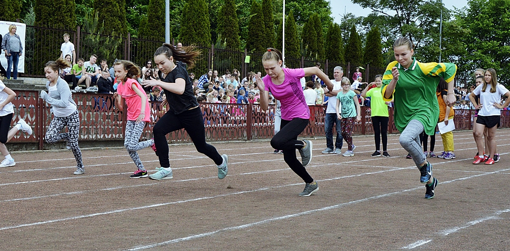 Ze świątyni na stadion i do teatru. Przegranych nie było... [FOTO]