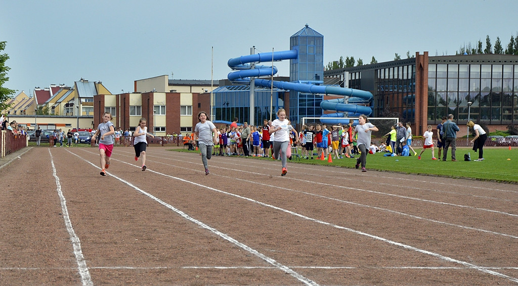 Ze świątyni na stadion i do teatru. Przegranych nie było... [FOTO]