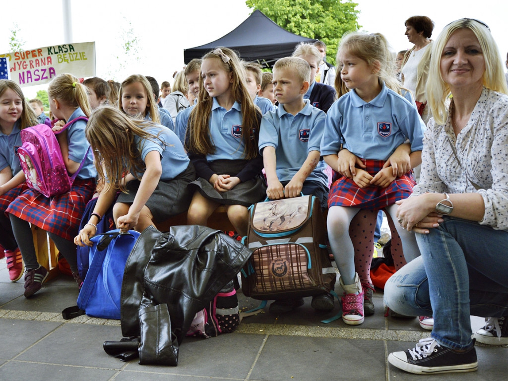 Ze świątyni na stadion i do teatru. Przegranych nie było... [FOTO]