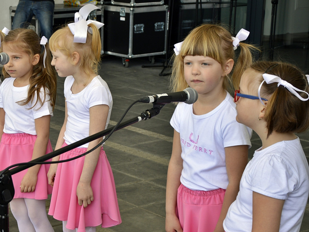 Ze świątyni na stadion i do teatru. Przegranych nie było... [FOTO]