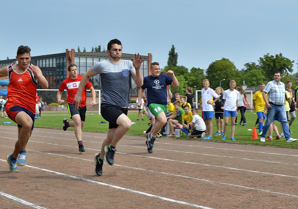 Ze świątyni na stadion i do teatru. Przegranych nie było... [FOTO]
