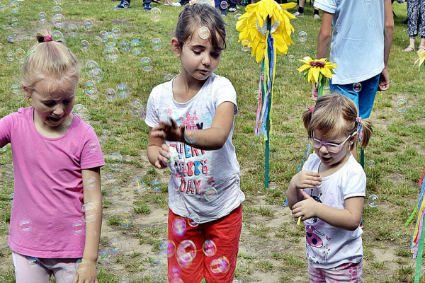 Dzieci świetnie bawiły się nad Wkrą! [FOTO]