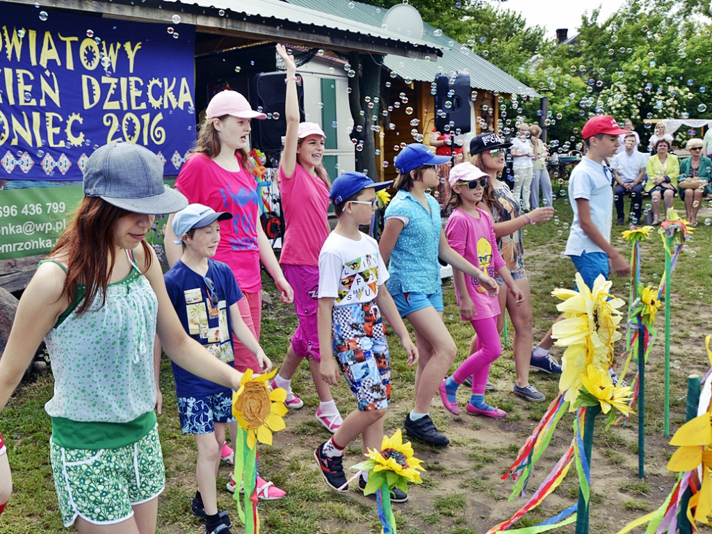 Dzieci świetnie bawiły się nad Wkrą! [FOTO]