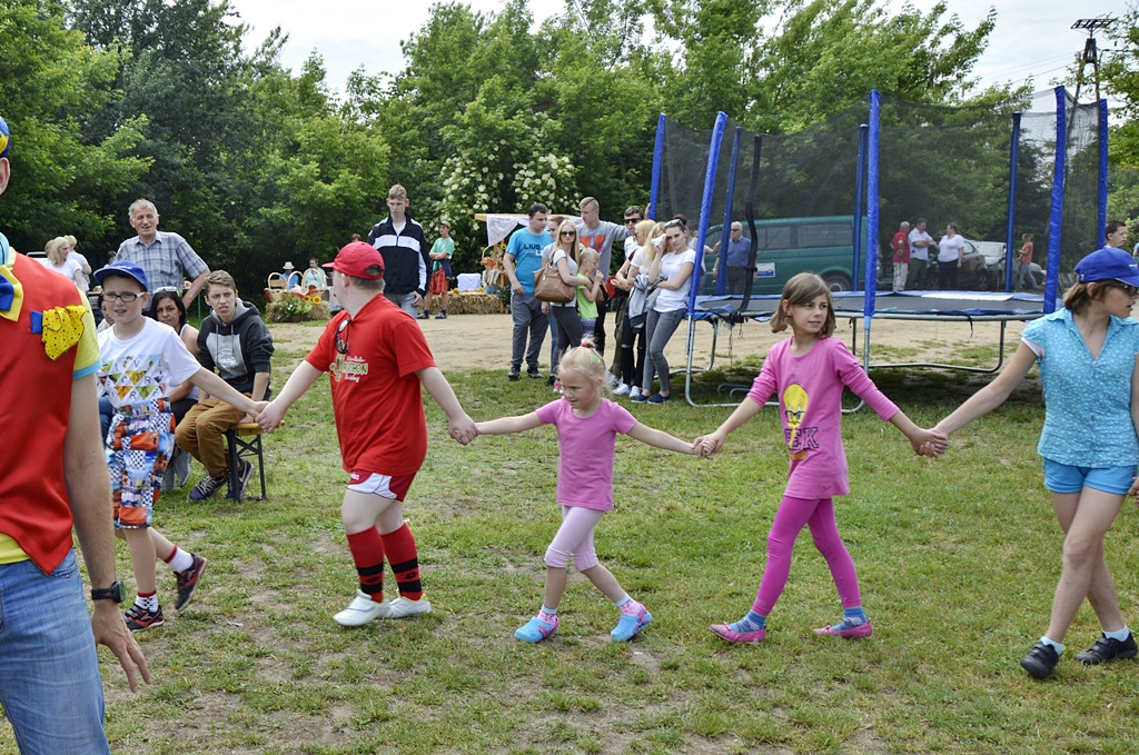 Dzieci świetnie bawiły się nad Wkrą! [FOTO]