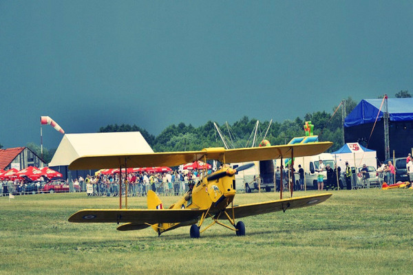 Udane lądowanie w Milewie mimo ciemnych chmur [FOTO]