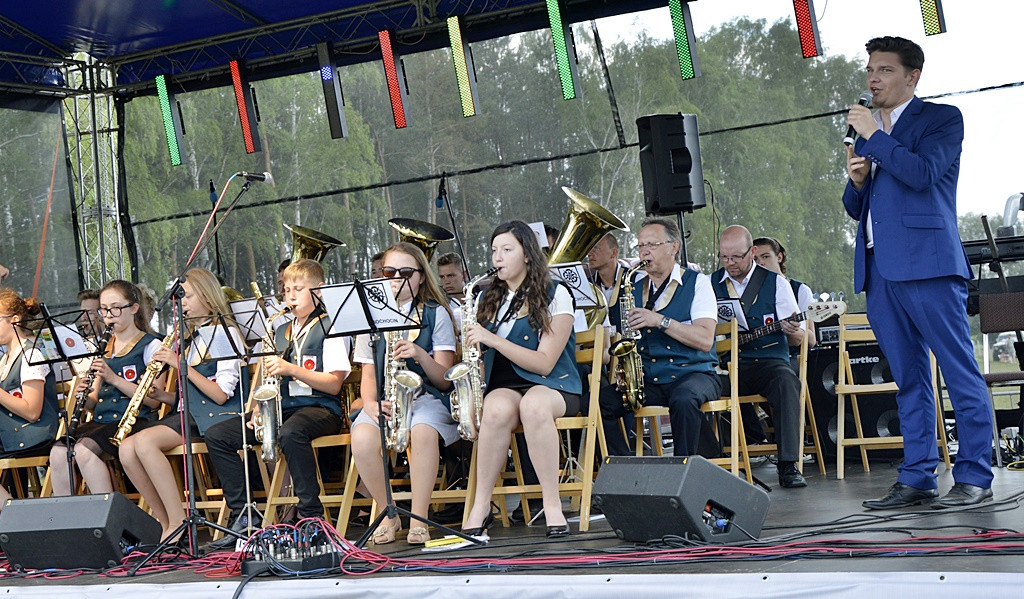 Udane lądowanie w Milewie mimo ciemnych chmur [FOTO]