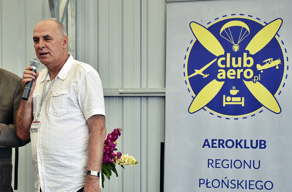 Udane lądowanie w Milewie mimo ciemnych chmur [FOTO]