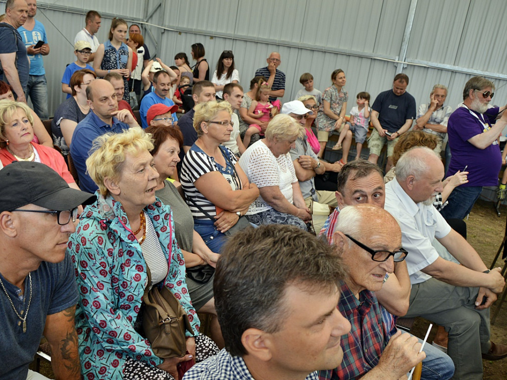 Udane lądowanie w Milewie mimo ciemnych chmur [FOTO]