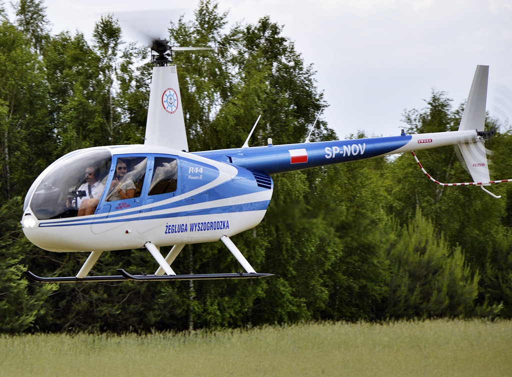 Udane lądowanie w Milewie mimo ciemnych chmur [FOTO]