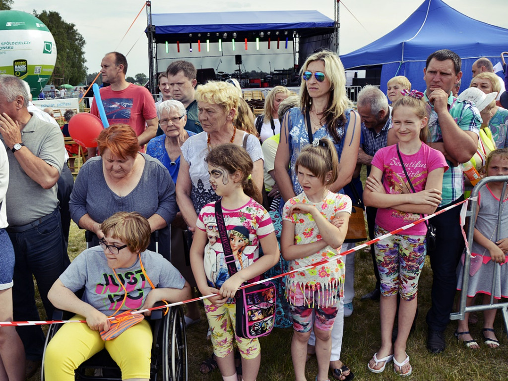 Udane lądowanie w Milewie mimo ciemnych chmur [FOTO]