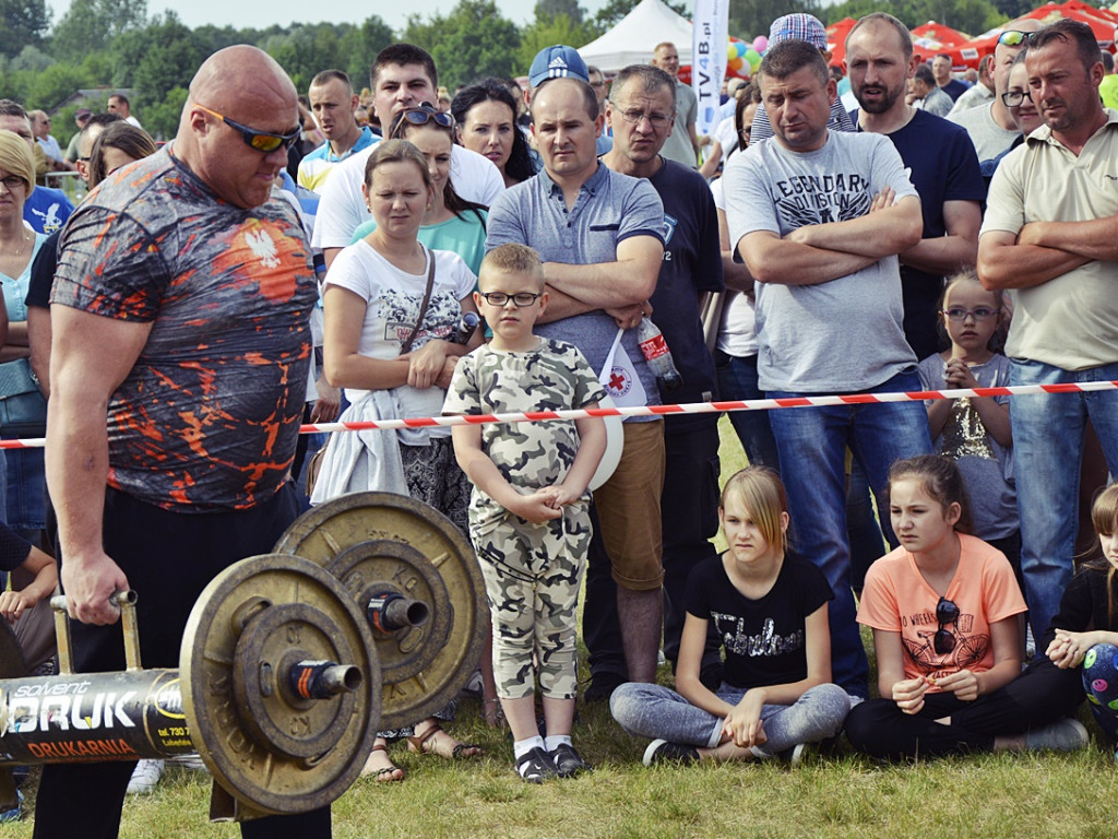 Udane lądowanie w Milewie mimo ciemnych chmur [FOTO]