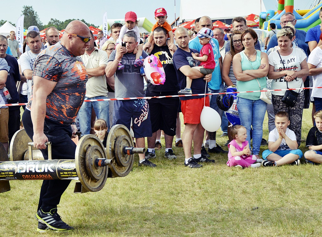 Udane lądowanie w Milewie mimo ciemnych chmur [FOTO]