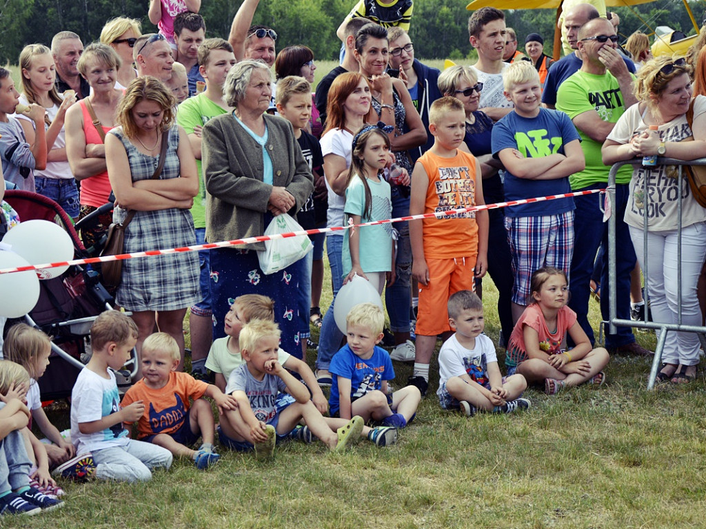 Udane lądowanie w Milewie mimo ciemnych chmur [FOTO]