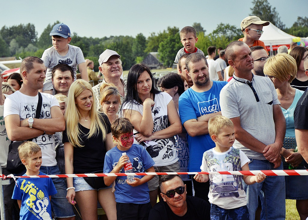 Udane lądowanie w Milewie mimo ciemnych chmur [FOTO]
