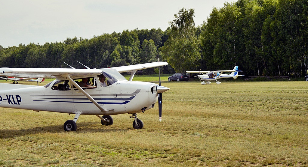 Udane lądowanie w Milewie mimo ciemnych chmur [FOTO]