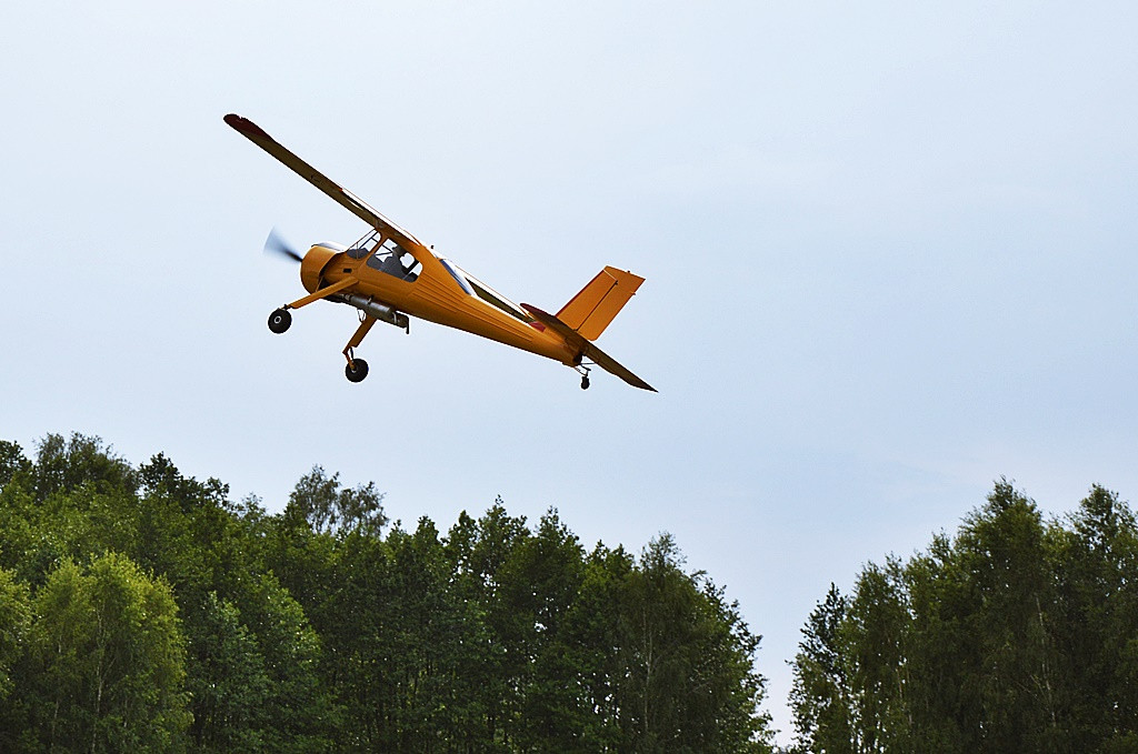 Udane lądowanie w Milewie mimo ciemnych chmur [FOTO]