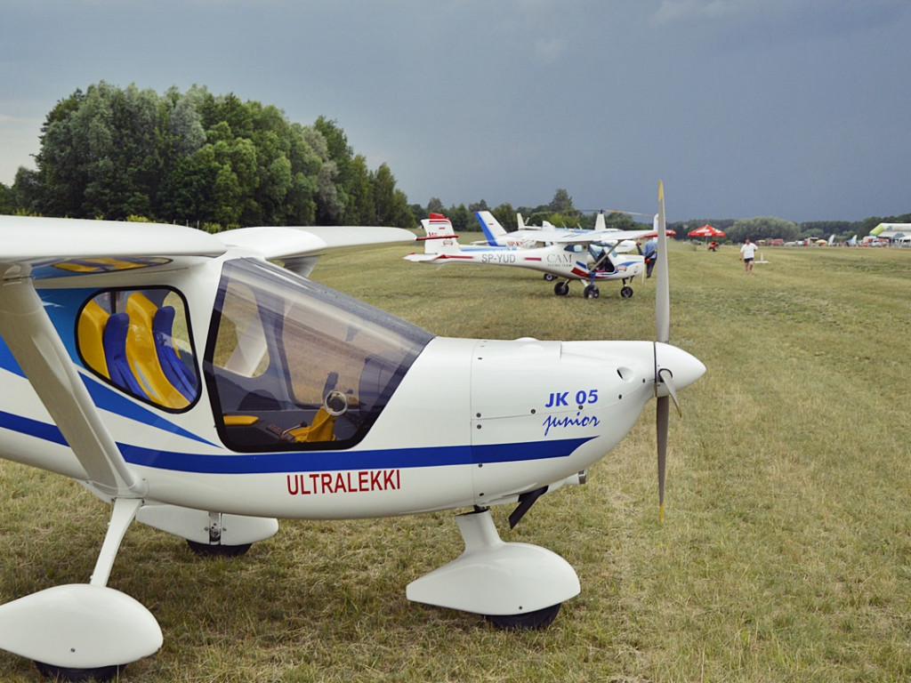 Udane lądowanie w Milewie mimo ciemnych chmur [FOTO]
