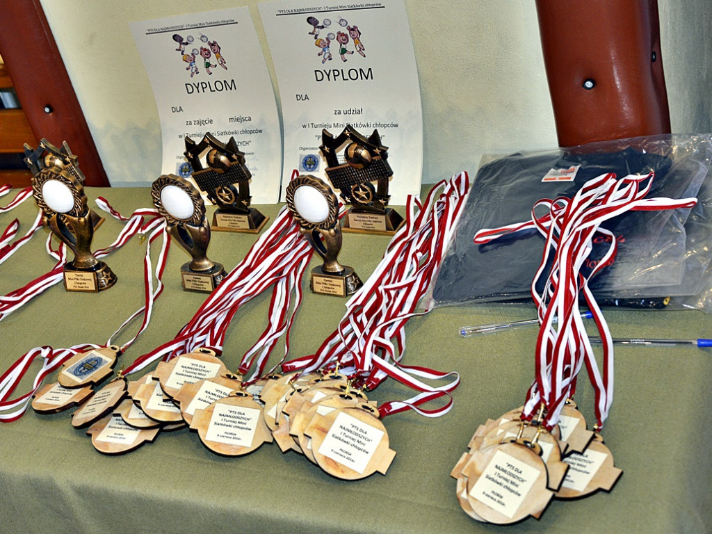 Druga drużyna PTS-u wygrywa turniej mini siatkówki [FOTO]