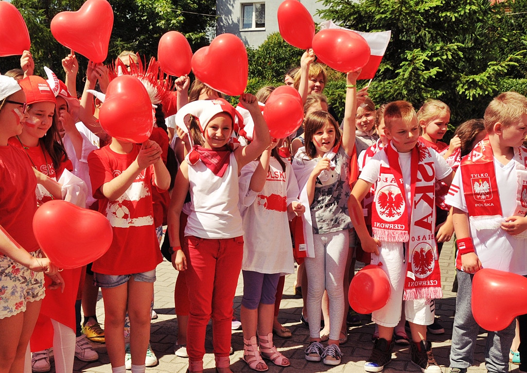 W płońskiej podstawówce biało-czerwono. Polska do boju, Polska!