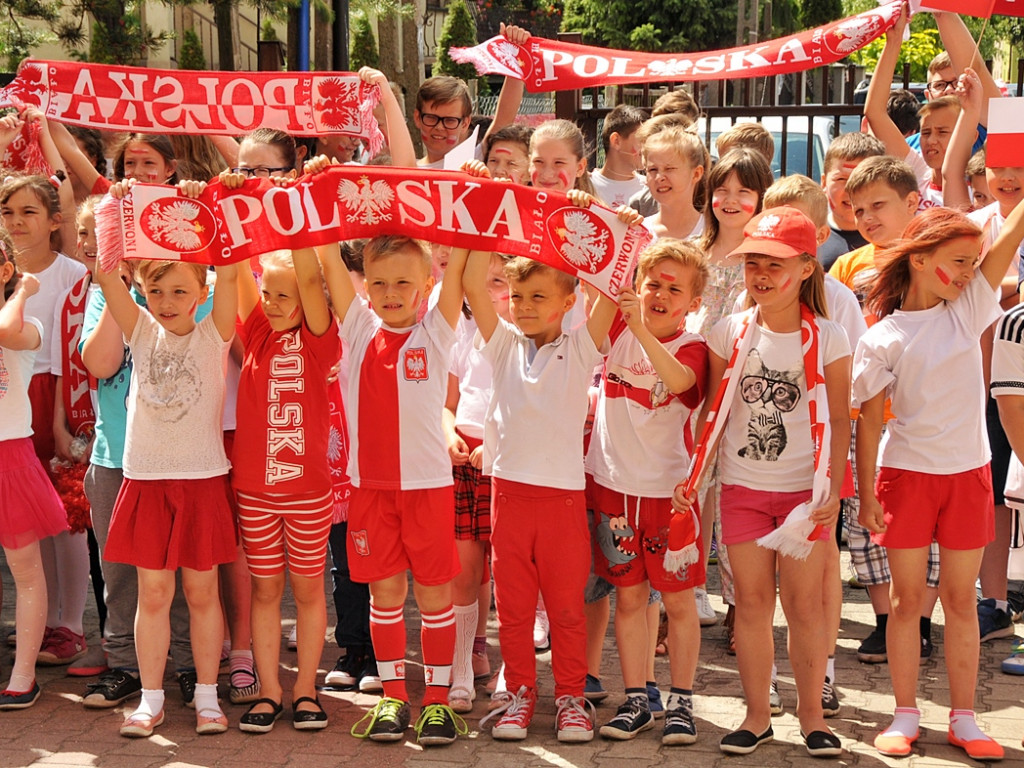 W płońskiej podstawówce biało-czerwono. Polska do boju, Polska!