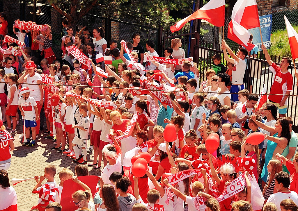 W płońskiej podstawówce biało-czerwono. Polska do boju, Polska!