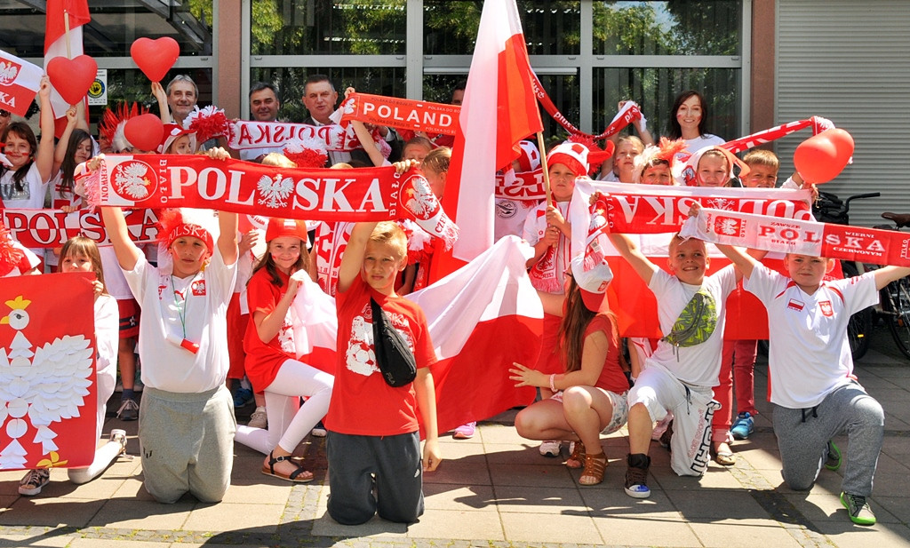 W płońskiej podstawówce biało-czerwono. Polska do boju, Polska!