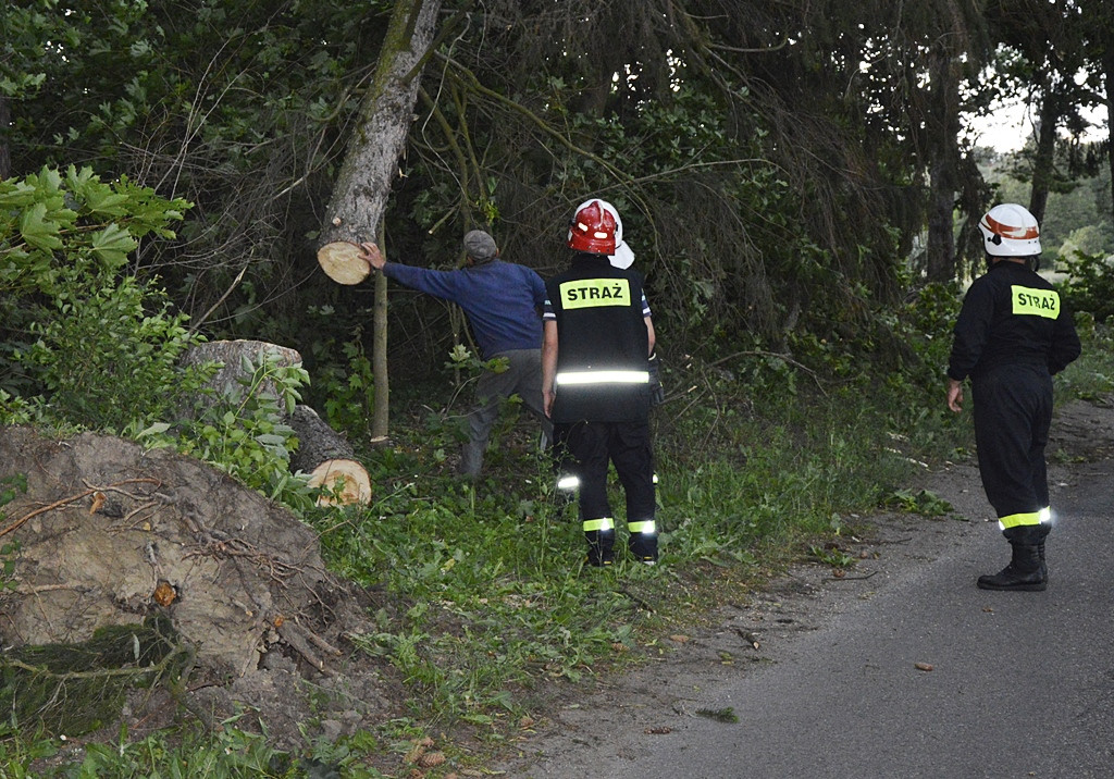 Opłakane skutki wichury w gminie Sochocin. Fatalna sytuacja w Smardzewie [FOTO]