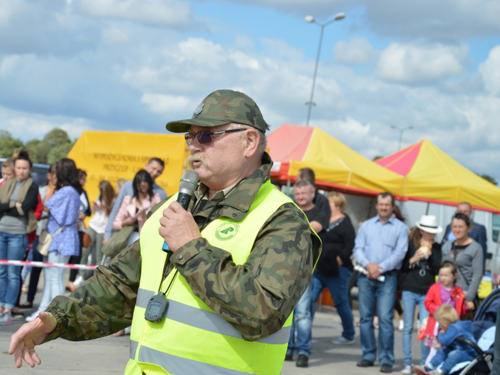 Cięli, rąbali, aż wióry leciały. Niecodzienne zawody w czerwińskiej gminie [FOTO]