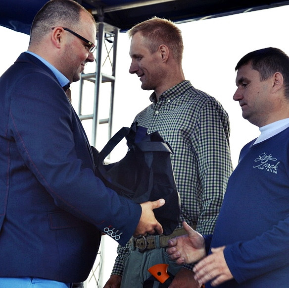 Cięli, rąbali, aż wióry leciały. Niecodzienne zawody w czerwińskiej gminie [FOTO]