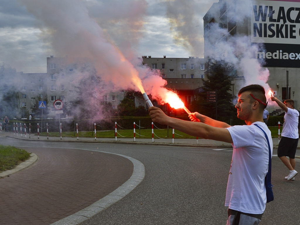Pamiętamy i będziemy pamiętać! Punkt 17 zamarł ruch przy płońskim rondzie [FOTO]