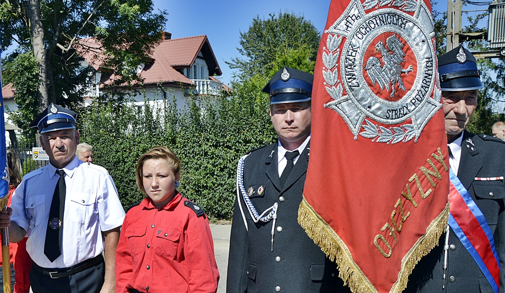Kość niezgody spadła z hukiem na jubileuszowy pomnik